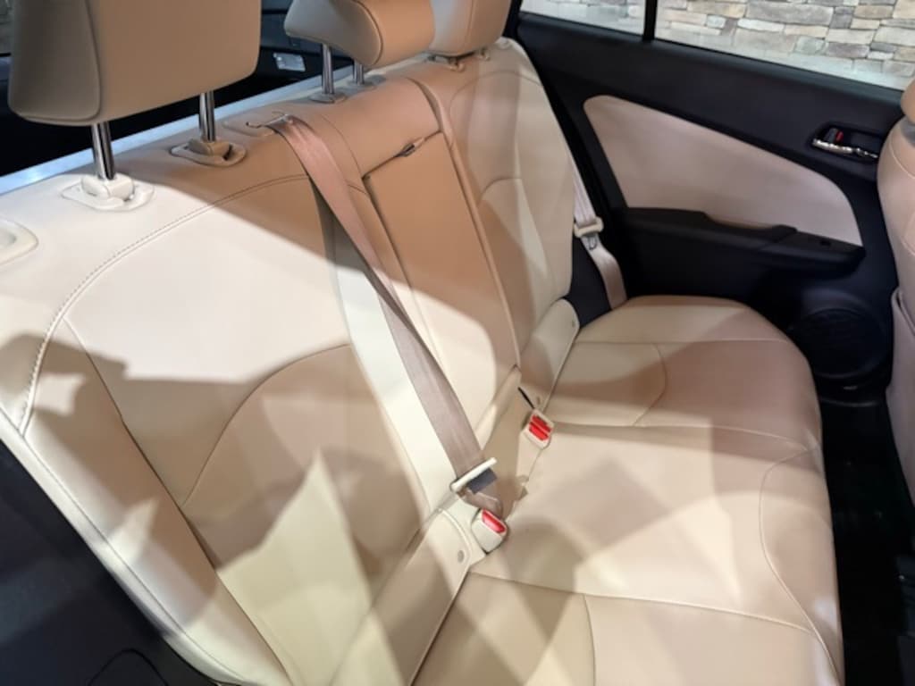 Used 2022 Toyota Prius XLE Hatchback