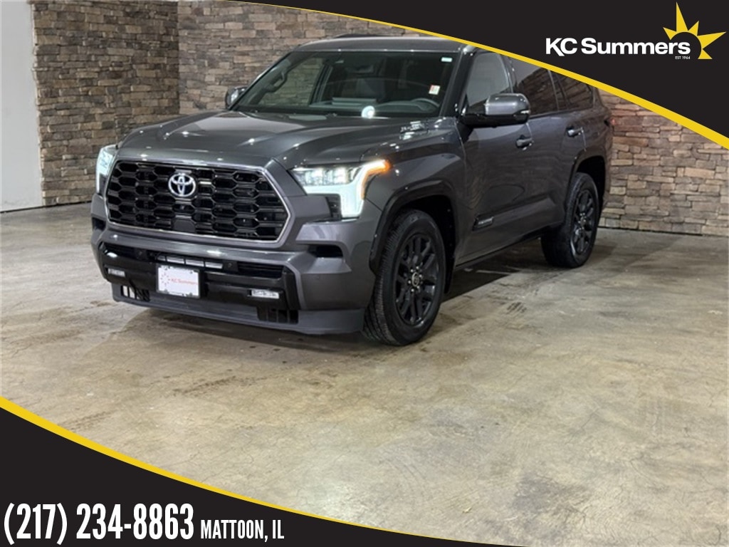 2023 Toyota Sequoia Platinum's photo