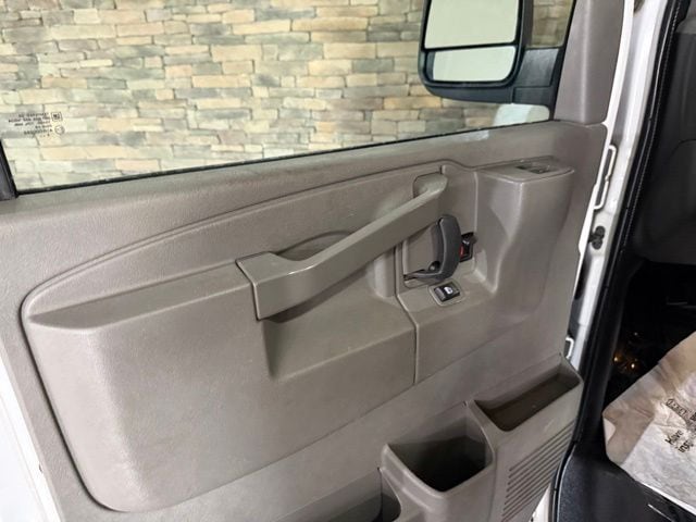 2016 GMC Savana Cargo Work Van - Photo 12