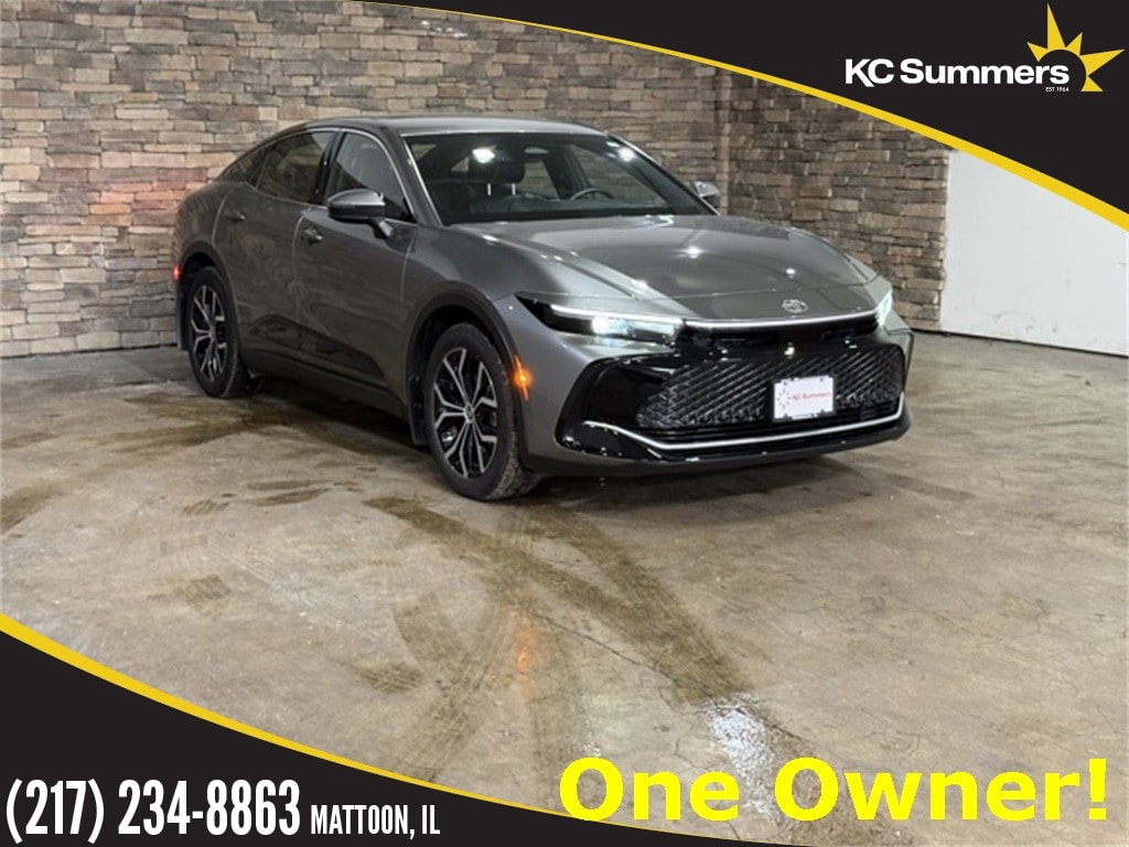 2025 Toyota Crown XLE's photo