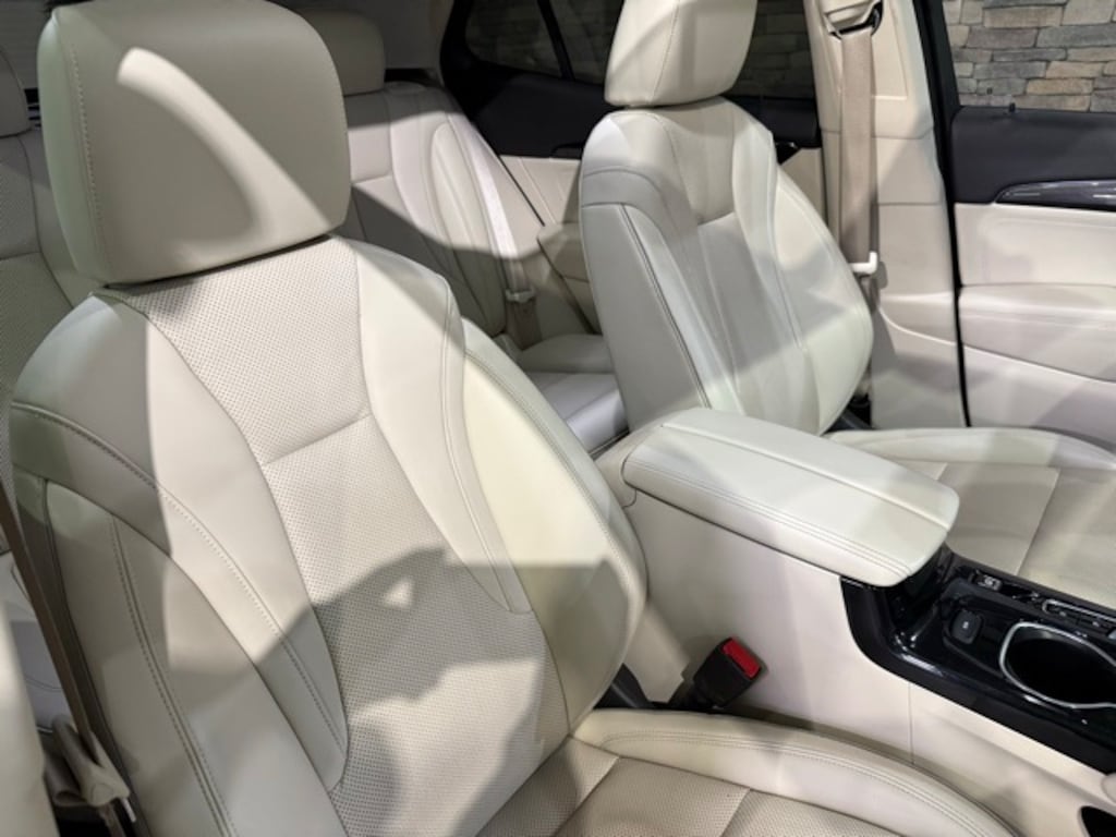 Used 2022 Buick Envision Essence SUV