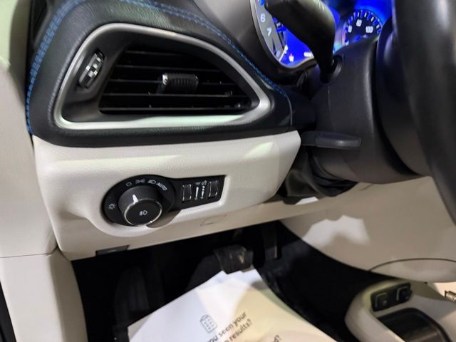 2021 Chrysler Pacifica Touring L - Photo 13