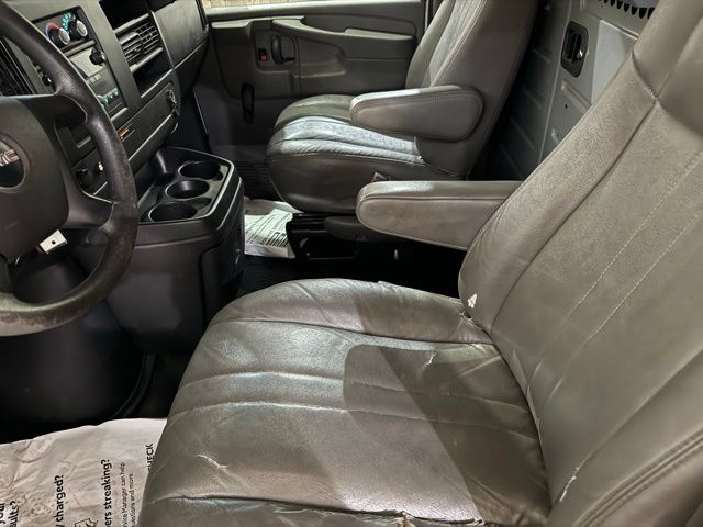 2011 GMC Savana Cargo Base - Photo 9