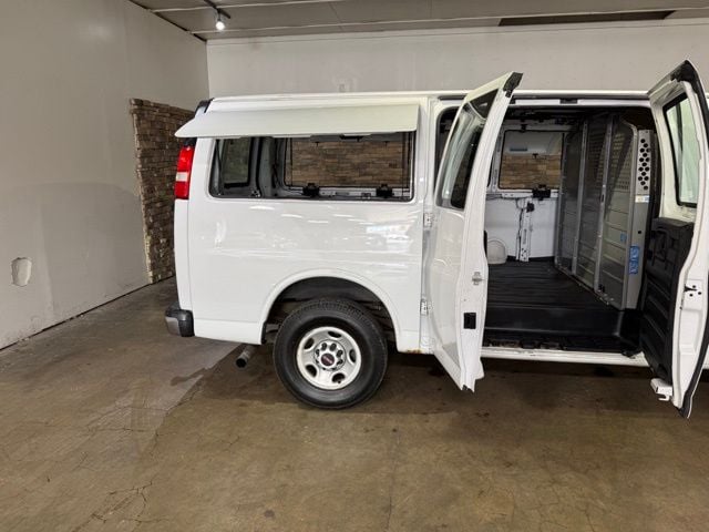 2016 GMC Savana Cargo Work Van - Photo 9