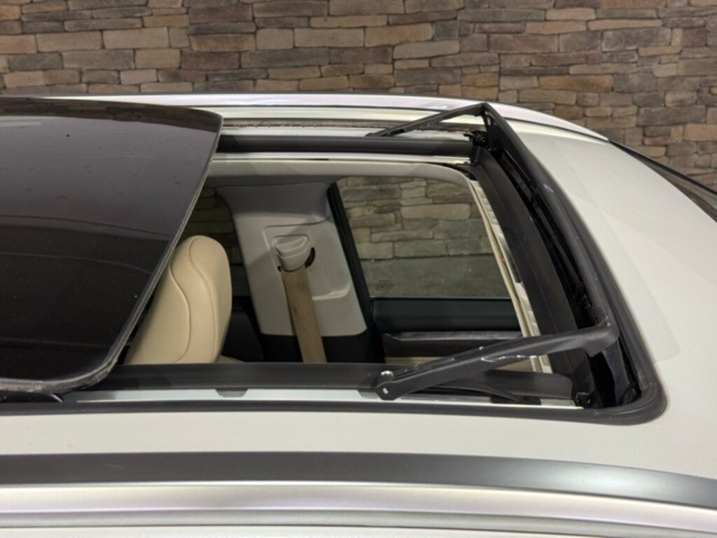 Used 2023 Toyota Highlander Hybrid Platinum SUV