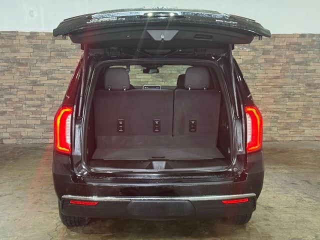 2023 GMC Yukon SLT - Photo 8