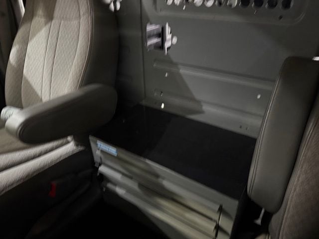 2016 GMC Savana Cargo Work Van - Photo 26