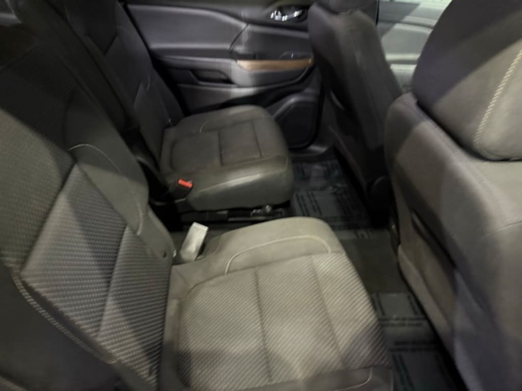 Used 2023 GMC Acadia SLE SUV