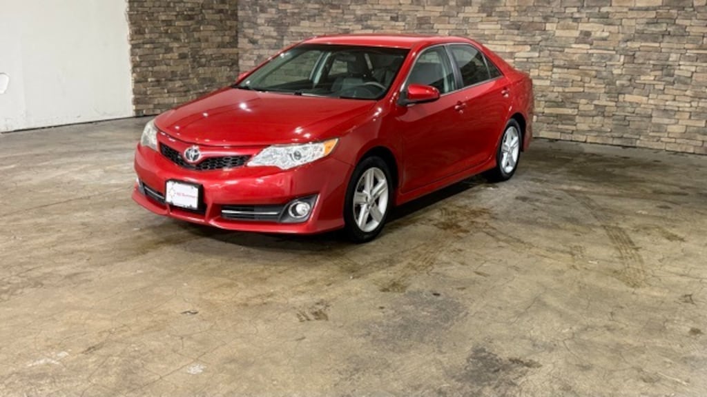 Used 2013 Toyota Camry SE Sedan