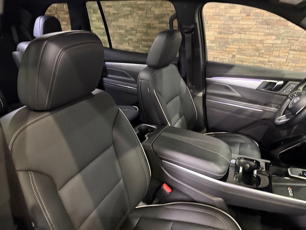 Used 2025 Buick Enclave Preferred SUV