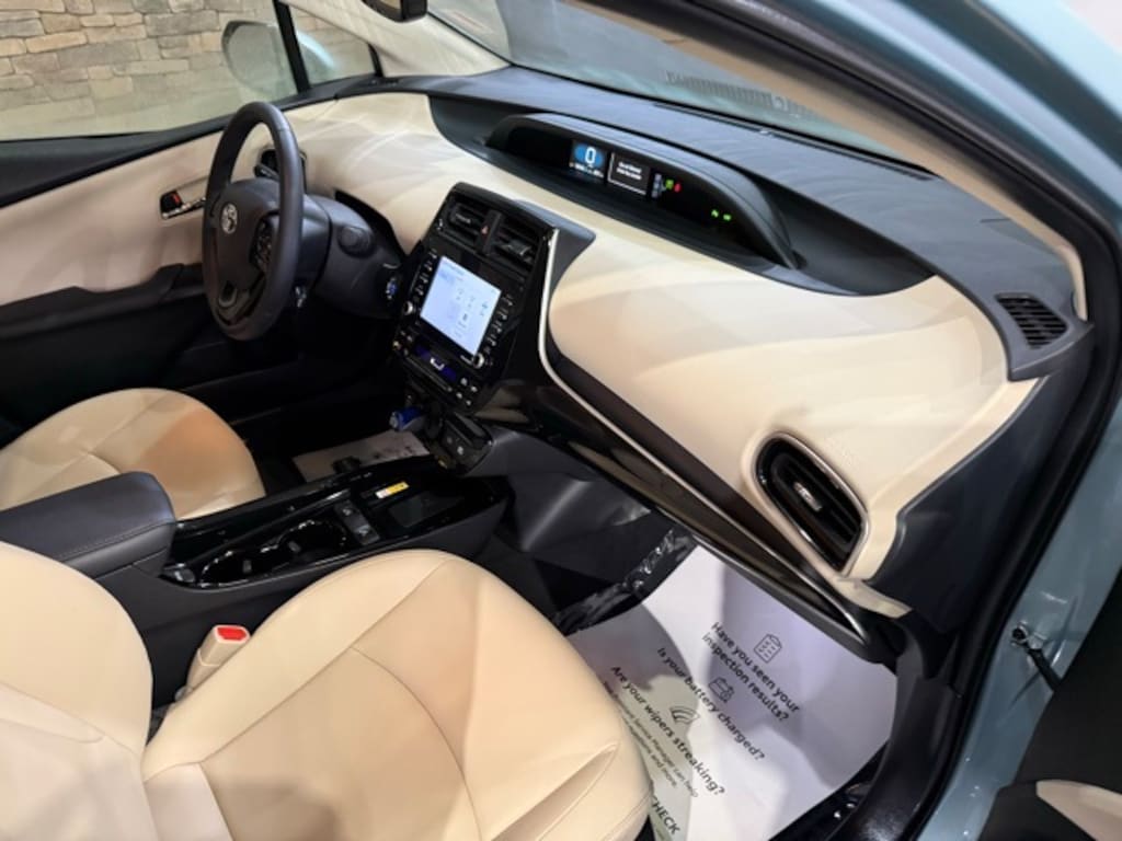 Used 2022 Toyota Prius XLE Hatchback