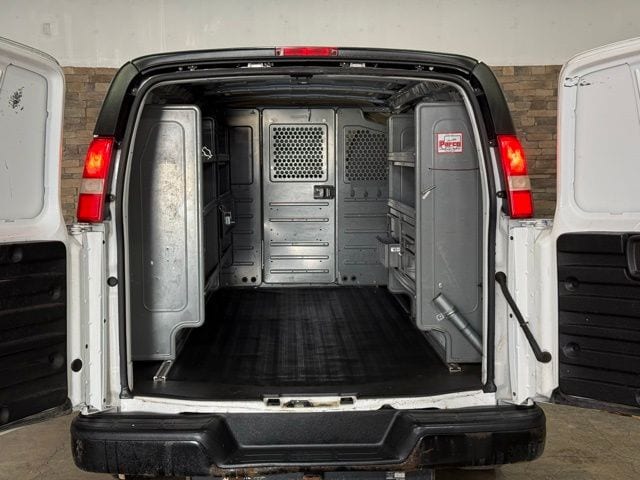 2011 GMC Savana Cargo Base - Photo 6
