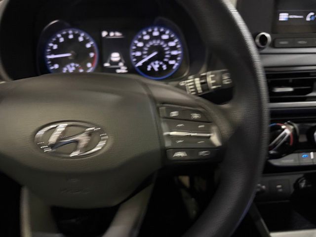 2022 Hyundai Kona SEL - Photo 16