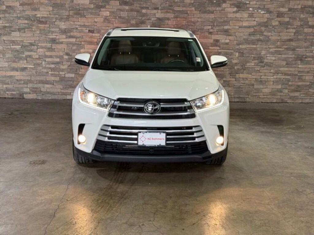 Used 2018 Toyota Highlander Limited V6 SUV