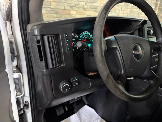2011 GMC Savana Cargo Base - Photo 12