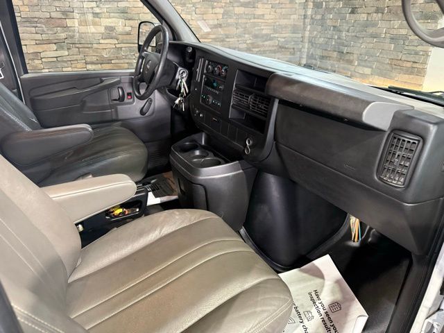 2011 GMC Savana Cargo Base - Photo 22