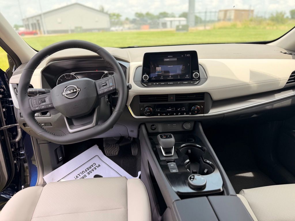 2026 Nissan Rogue Dark Armor - Photo 12