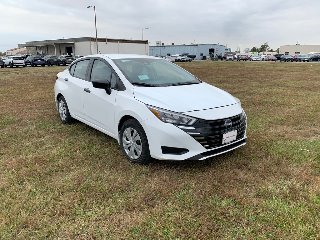 New 2025 Nissan Versa 1.6 S Sedan