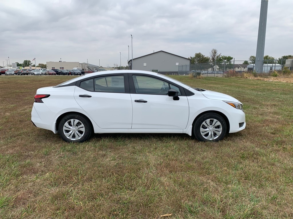 New 2025 Nissan Versa 1.6 S Sedan