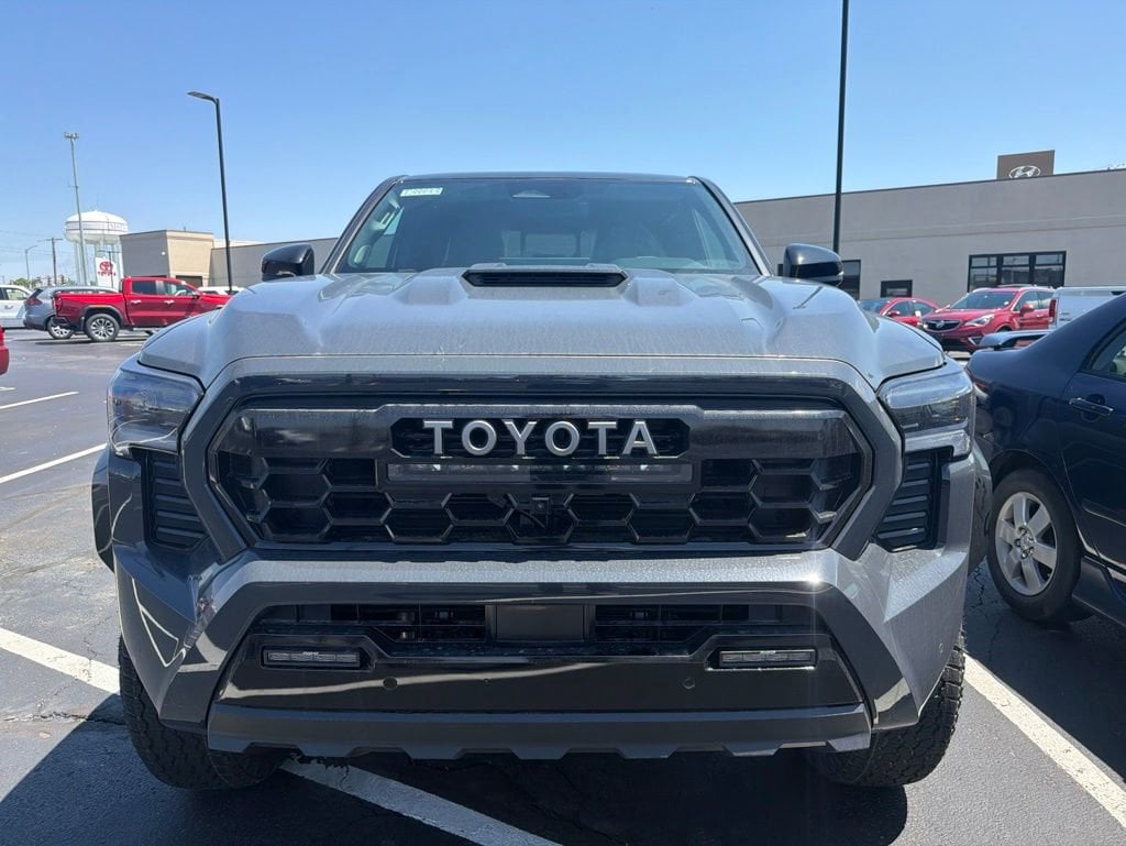 2026 Toyota Tacoma TRD Pro - Photo 8