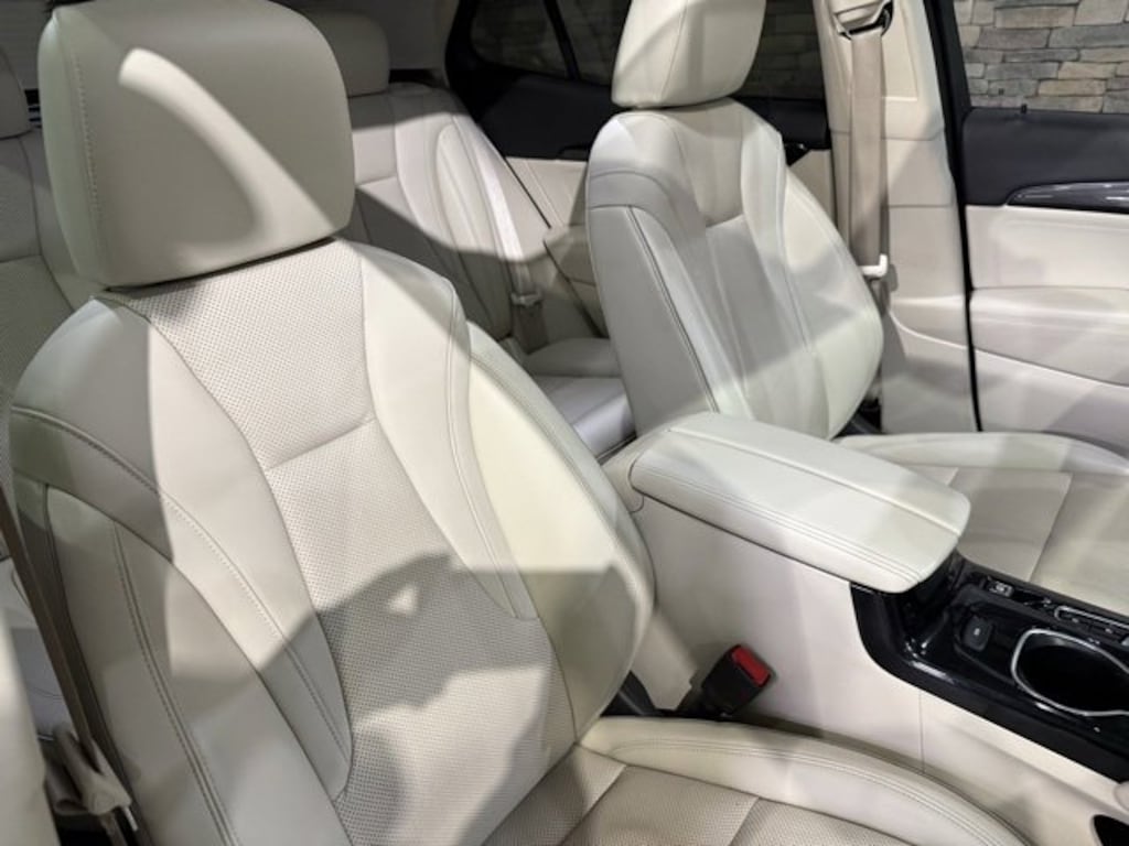 Used 2022 Buick Envision Essence SUV