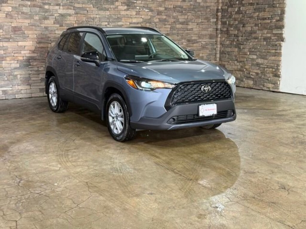 Used 2025 Toyota Corolla Cross LE SUV