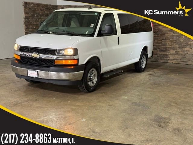 2017 Chevrolet Express 2500 LS's photo