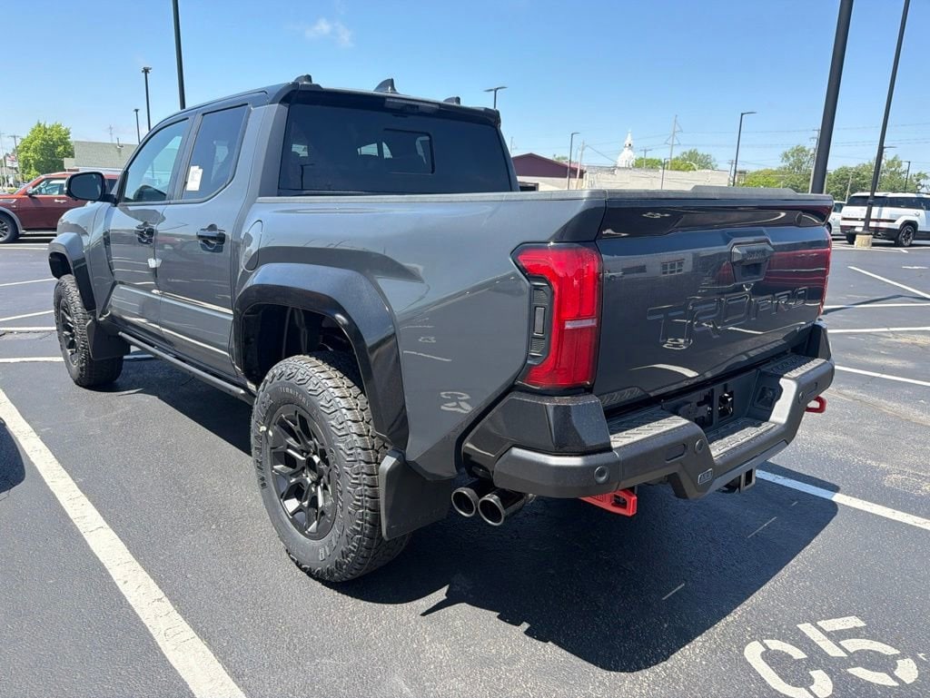 2026 Toyota Tacoma TRD Pro - Photo 7