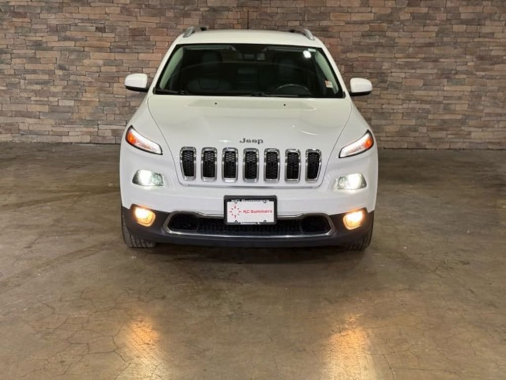 Used 2018 Jeep Cherokee Limited FWD SUV