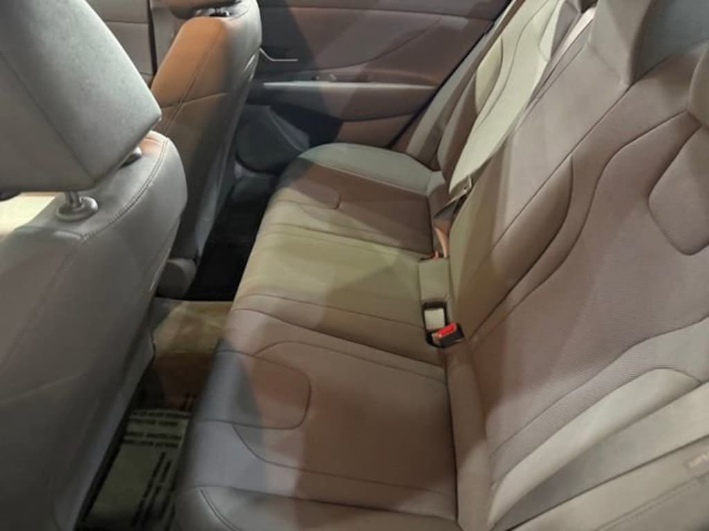 Used 2025 Hyundai Elantra SE Sedan