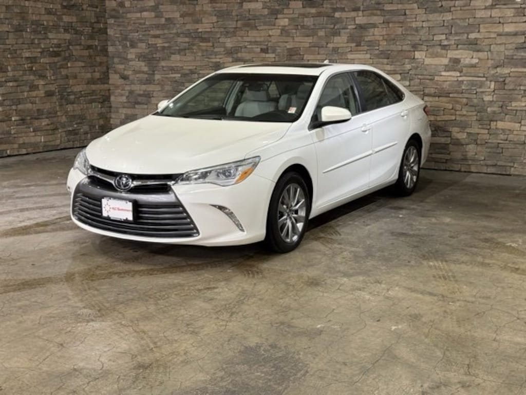 Used 2017 Toyota Camry XLE Sedan