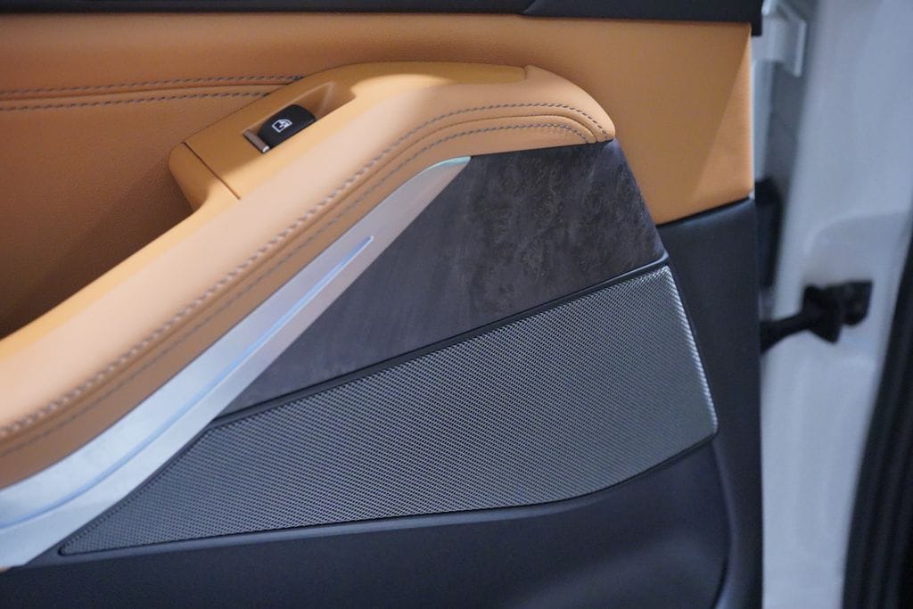 2025 BMW X5 M60i - Photo 18