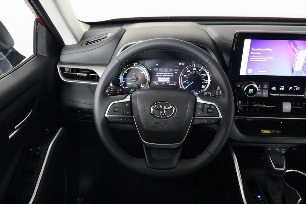 2026 Toyota Highlander Hybrid XLE photo 3