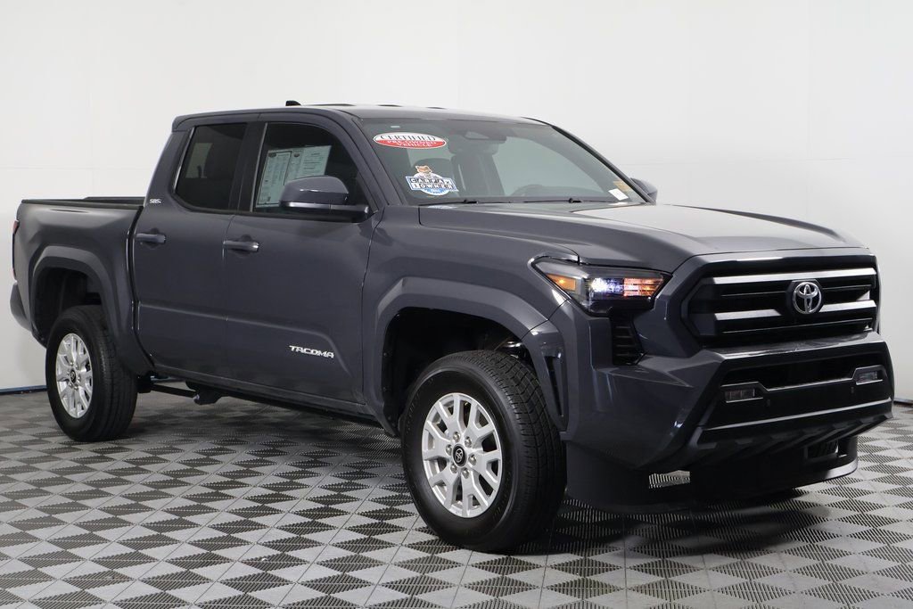 2025 Toyota Tacoma SR5 photo 3