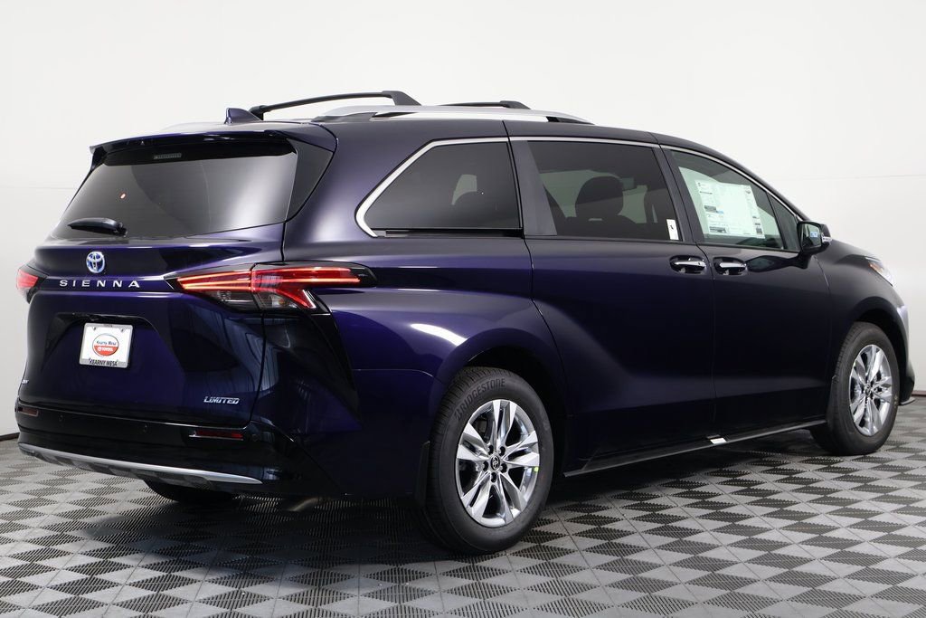 2025 Toyota Sienna Limited photo 2