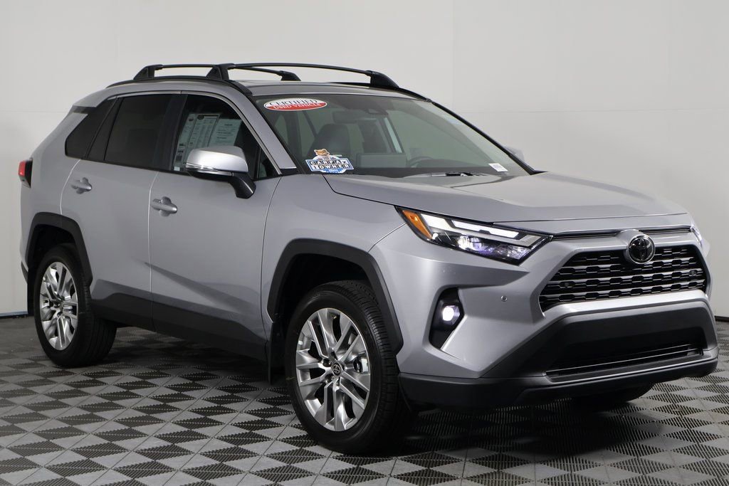 2025 Toyota RAV4 XLE Premium photo 3
