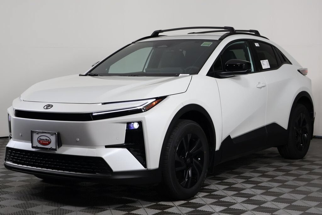 New 2026 Toyota C-HR SE SUV