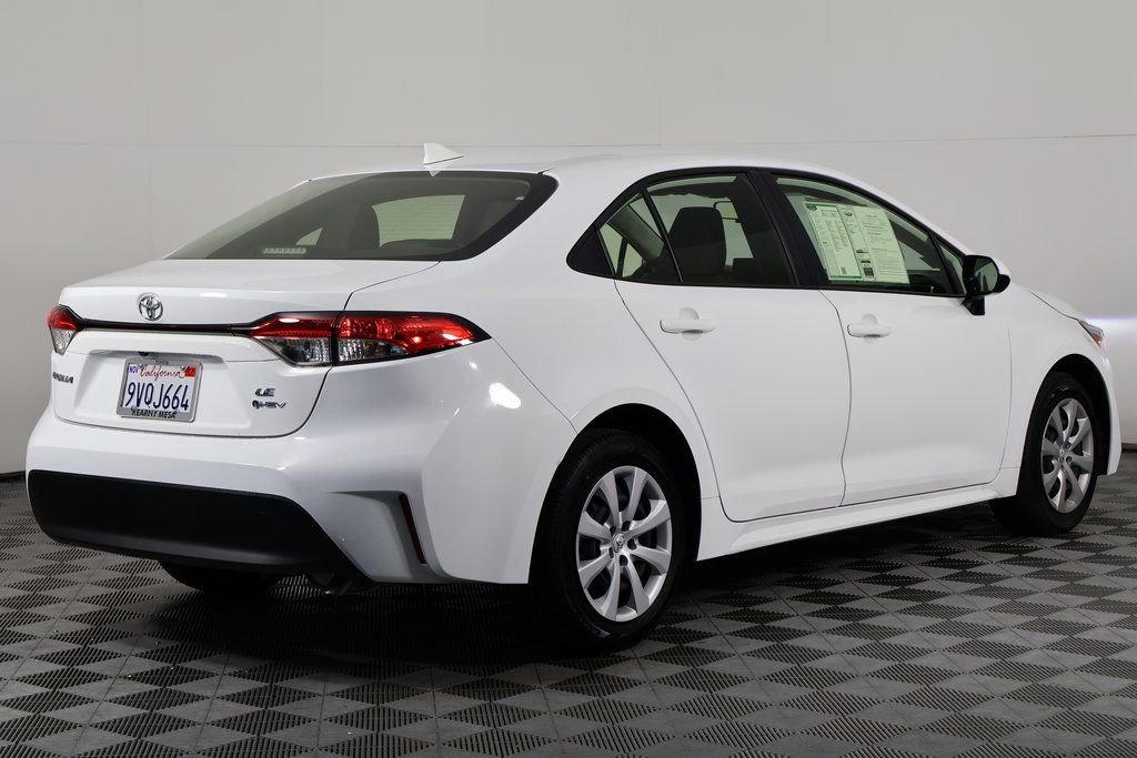 2026 Toyota Corolla Hybrid LE photo 4
