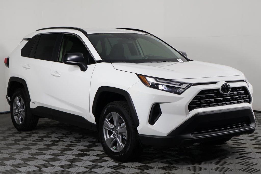 2025 Toyota RAV4 Hybrid LE photo 3