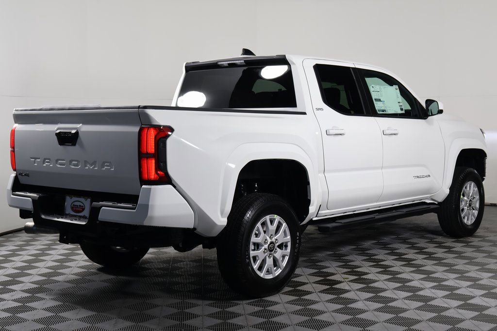 2026 Toyota Tacoma SR5 photo 2
