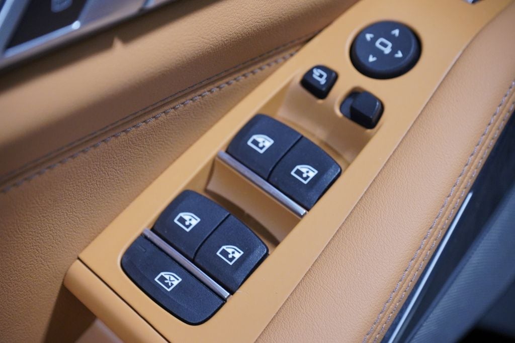 2025 BMW X5 M60i - Photo 20