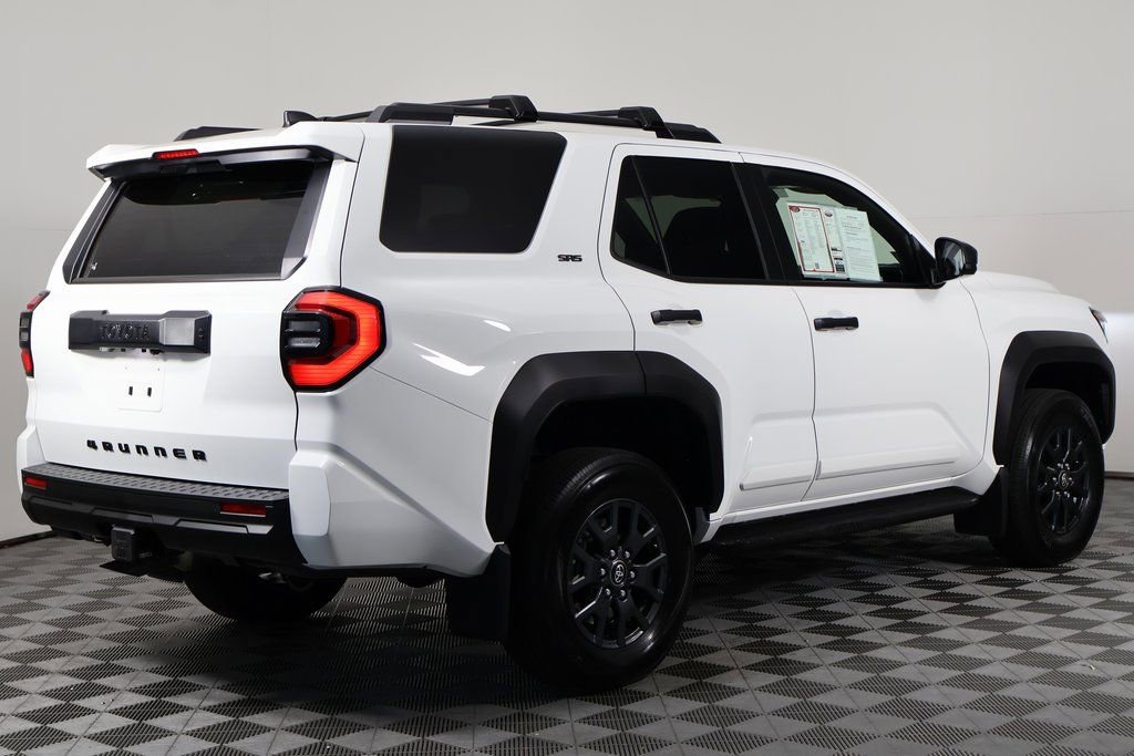 2025 Toyota 4Runner SR5 photo 4