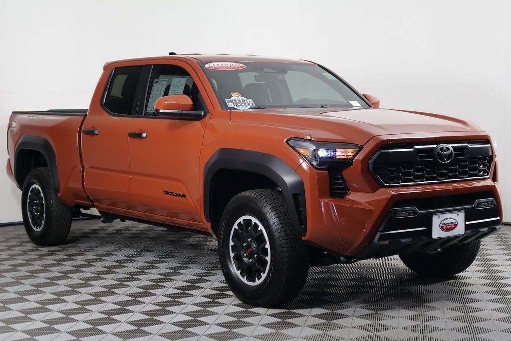 2025 Toyota Tacoma TRD Off-Road photo 3