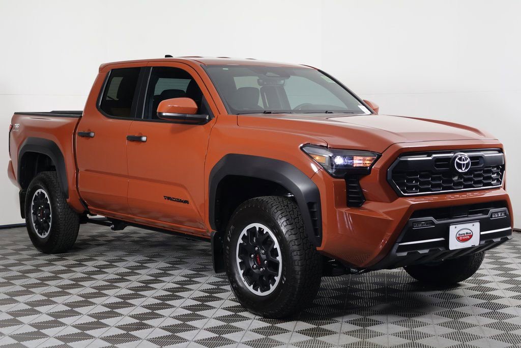 2025 Toyota Tacoma TRD Off-Road photo 3