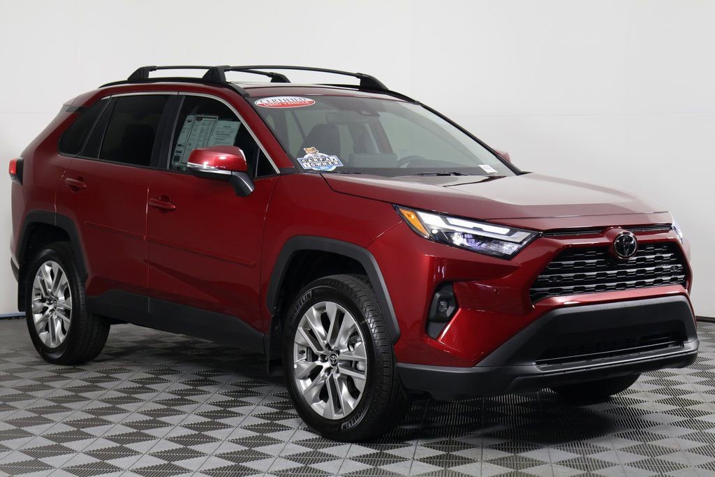 2025 Toyota RAV4 XLE Premium photo 3