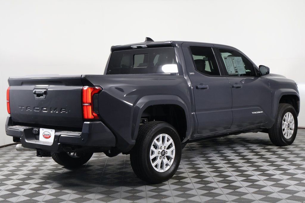 2025 Toyota Tacoma SR5 photo 4