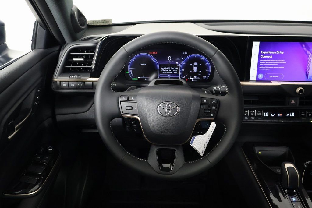 2026 Toyota Crown Signia Limited photo 3