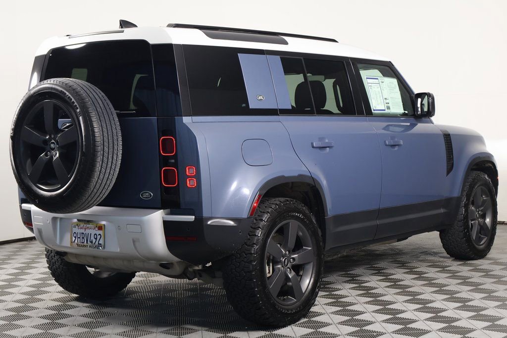 2023 Land Rover Defender 110 SE photo 4