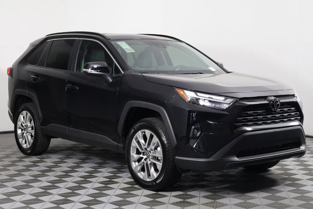 2025 Toyota RAV4 XLE Premium photo 3