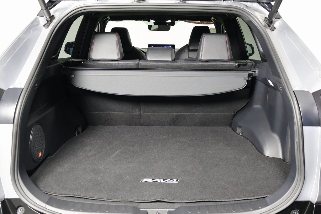 2025 Toyota RAV4 XSE - Photo 14